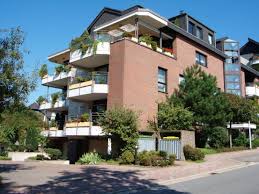 Das wohnzimmer ist wirklich groß, mit seinen 35 qm bietet es genug platz für tv, pc, wohnen und essen. 3 Zimmer Wohnung Zu Vermieten Erlenweg 141 45481 Mulheim An Der Ruhr Saarn Mapio Net