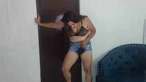 Im peeing and my sister wont come out of the bathroom. Ill have to pee  my pants - SofiLovee