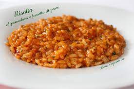 Unirvi i pezzi più piccoli di pesce, allungare con 100 cl di brodo; Risotto Al Pomodoro E Fumetto Di Pesce Primi Piatti Risotti