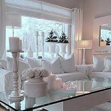 Meubles chinés et patinés, teintes claires comme le blanc, le. 430 Idees De Salon Cosy En 2021 Decoration Maison Deco Maison Deco Salon