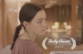 Gloria Short's Instagram, Twitter & Facebook