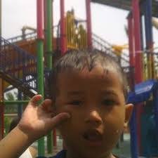 Daniel Brama's Instagram, Twitter & Facebook