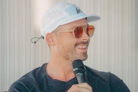 How to Build a Team That Actually Feels Like a Team