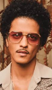 BRUNO'S PINKY RING AT BELLAGIO