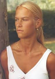 Roxanne Pierce's Instagram, Twitter & Facebook