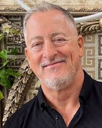 Stephen Brewer's Instagram, Twitter & Facebook