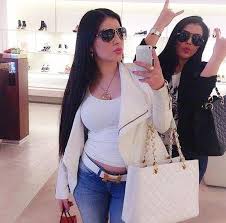 Katanya, mendengar sejumlah nama gangster ini dapat membuat masyarakat bergidik dan takut. Claudia Si Cantik Yang Ternyata Bos Mafia Beauty Fimela Com