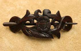 pin auf haarschmuck