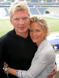He would be an everpresent fixture during , even netting in the second group stage match, a 2—0 win over. Liebes Comeback Claudia Und Stefan Effenberg Das Sollte Wohl So Sein Augsburger Allgemeine