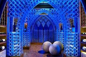 Diapo Les Plus Belles Caves A Vin Du Monde Cave A Vin Moderne Cave A Vin Pool House