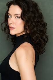 Beth Cloutier's Instagram, Twitter & Facebook