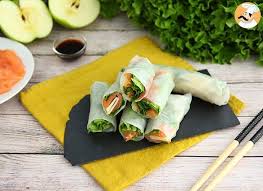 Rollitos De Primavera Naturales Salmon Y Manzana Receta Petitchef Recette En 2020 Rouleau De Printemps Saumon Recette Facile Saumon Fume
