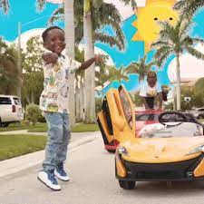 Super siah] i love my life, every day i wake up, feeling so fly look in the mirror i'm a really fly guy, yeah, a really fly guy, yeah, yeah peak out the window. ðšð¢ð ð¡ð­ Super Siah I Love My Life