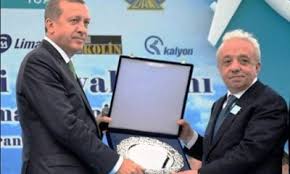 Cengiz holding'in hissedarı ve yönetim kurulu başkanı mehmet cengiz'e 6 çocuğunun annesi fatma cengiz, şiddetli geçimsizlik ve aldatma nedeniyle boşanma davası açtı. Cengiz Holding Arsivleri Boldmedya