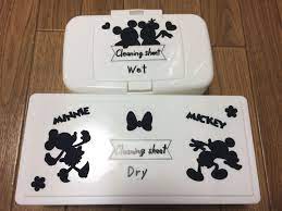 100均diy ディズニー diyっていうほどのものでもない クイックルワイパー お掃除シートケース セリア ウェットティッシュケース ストレージケース disneyスイッチシール セリアのホワイト容器でお掃除シートをスッキリ収納 可愛さ ウェットティッシュケース