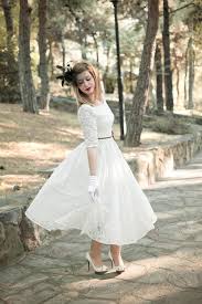 Es hat ein transparentes oberteil und eine große schleife im brustbereich. 1001 Ideen Und Inspirationen Fur Ein Vintage Hochzeitskleid