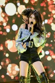 Quỳnh Châu "dụ dỗ" Bùi Anh Tuấn trình diễn vũ đạo • NỮ DOANH NHÂN