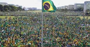 Protesto em defesa de um ponto de vista: Ao Vivo A Manifestacao Que Vai Mudar A Historia Do Brasil Veja O Video