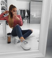 13 9 Ezer Kedveles 44 Hozzaszolas Madeline Mercedes Madelinemercedes Instagram Hozzaszolasa Not Letting The Hol Pinterest Fashion Fashion Outfits Style