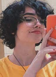 Pin By Ilayda Exs On Vestidos Tomboy Hairstyles Short Hair Styles Short Grunge Hair