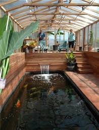 Wintergarten Holz Eigene Bauen Tipps Teich Koi Fisch Holzboden Pflanze Garten Dekorationen In 2020 Pond Design Indoor Pond Floor Plants