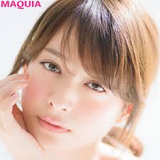 ピュアなヌーディeyeと個性派グリーンeyeの見たまま塗るだけアイレシピ マキアオンライン maquia online 河北裕介 ヌーディ アイシャドウ グリーン