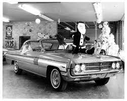 1962 Oldsmobile Dealership Showroom Oldsmobile Classic Cars Muscle Car Dealership