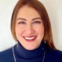 Elizabeth Arbelaez's Instagram, Twitter & Facebook