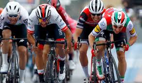 De las 21 etapas del giro de 2019 en el que destacan, sobre todo, la presencia del gavia y el mortirolo en lo que a montaña se refiere y la apuesta por introducir tres etapas contrarreloj. Giro De Italia 2019 Fernando Gaviria Gano Descalificado Viviani Antena 2
