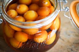 Comment Preparer Des Mirabelles A L Eau De Vie Recette Par Chef Simon Recette Mirabelle Recette Avec Tomates Sechees Recette