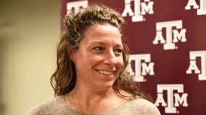 Volleyball Head Coach Laura Kuhn Discusses the New Season