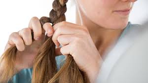 Mit wenigen handgriffen und unterschiedlichen hilfsmitteln gelingen frisuren für jeden anlass. Haare Spenden Fur Krebskranke Kinder So Kann Man Haare Spenden Bayern 1 Radio Br De
