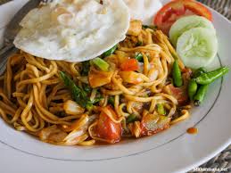 Mie telor ( mie burung dara pipih) • ke miri • telur • sosis • udang • sawi • kaldu jamur • daun bawang. Mie Jawa Pak Jalal Olahan Sendiri Tanpa Formalin Makanmana