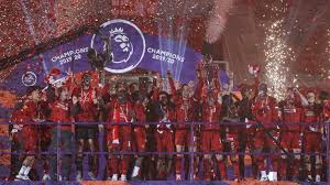 Jordan henderson has now led liverpool to european and domestic glory credit: Liverpool Players Receive Premier League Trophy On Kop Abc News