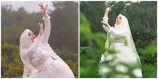 Check spelling or type a new query. Roro Fitria Sisipkan Doa Tersirat Dalam Lagu Terbarunya Dengan Mengenakan Busana Pengantin Serba Putih Saat Syuting Video Klip Kapanlagi Com