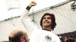 August 1955 in krumbach, schwaben) ist ein deutscher politiker. Ex Nationalspieler Gerd Muller Ist Tot Stern De