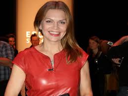 Anna loos, die tochter einer krankenschwester und eines ingenieurs, wuchs in der ddr auf und nahm ab ihrem sechsten lebensjahr ballettunterricht. Anna Loos Kinder Alter Grosse Wiki Kinder Tochter Krank Anatomie