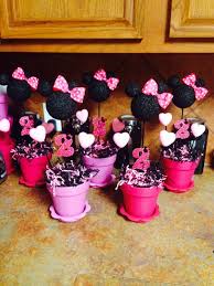 Pin By Claudia Navarro On Minnie Mouse Birthday Party Ideas Minnie Mouse Birthday Decorations Minnie Mouse Decorations Minnie Birthday Party