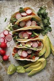 11 Insanely Easy And Delicious Summer Taco Recipes Recipes Food Braised Chicken