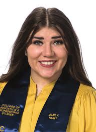 C O M M E N C E M E N T S P R I N G 2 0 2 2