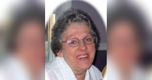 Elizabeth Meuse's Instagram, Twitter & Facebook