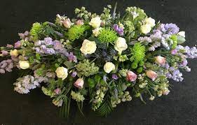 £195 woodland casket spray 5ft. Country Garden Casket Spray Buy Online Or Call 01623 440631