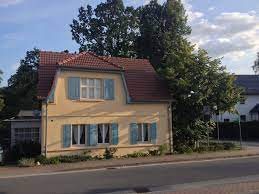 Weitere ideen zu gartenhaus, haus, garten. Das Haus Das Kleine Gelbe Haus