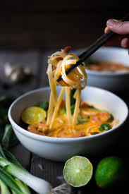 Thai Coconut Curry Noodle Soup Khao Soi Recette Cuisine Asiatique Repas Manger Sainement