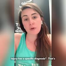 Here's my go-to exercise series for lateral hip strengthening: the  Comerford Clamshell 🐚 Progression! Say that 5 times fast 🤦🏻‍♀️ . . . . .  . [🚨Disclaimer🚨: doing this alone will not