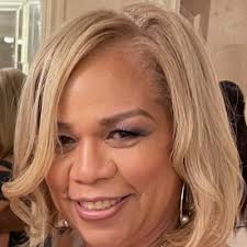 Gretchen Hale's Instagram, Twitter & Facebook