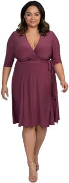 If i find additional brands or information on this topic. How To Dress For A Big Bust Style Tips And Outfit Ideas Curvyoutfits Com