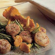 Poelee D Andouillettes Aux Girolles Recette Recettes De Cuisine Illustrees Andouillette Recettes De Cuisine