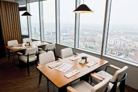 Din dorinţa de a avea o comunitate cât mai utilă şi cât mai plăcută te rugăm ca răspunsurile tale să respecte 3 reguli minimale Nor Etajul 36 Cel Mai Inalt Restaurant Din BucureÈti