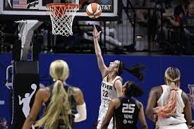 Caitlin Clark struggles early in WNBA debut before scoring 20 points in  Fever's loss to Suns | AP News